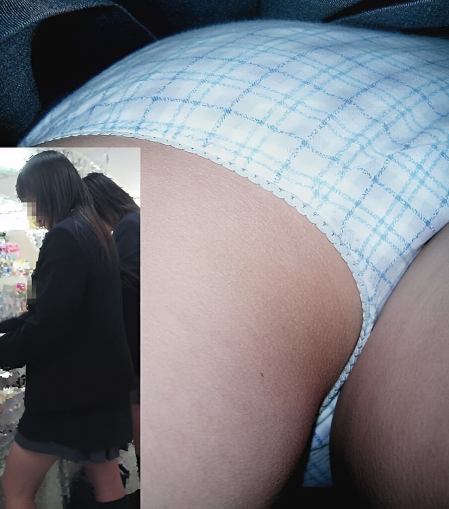 白に薄い青のさり気ない縞々が、JKらしさを際立たせています。それでいて綿ですよね！綿パンこそ女子校生の魂ですよ！