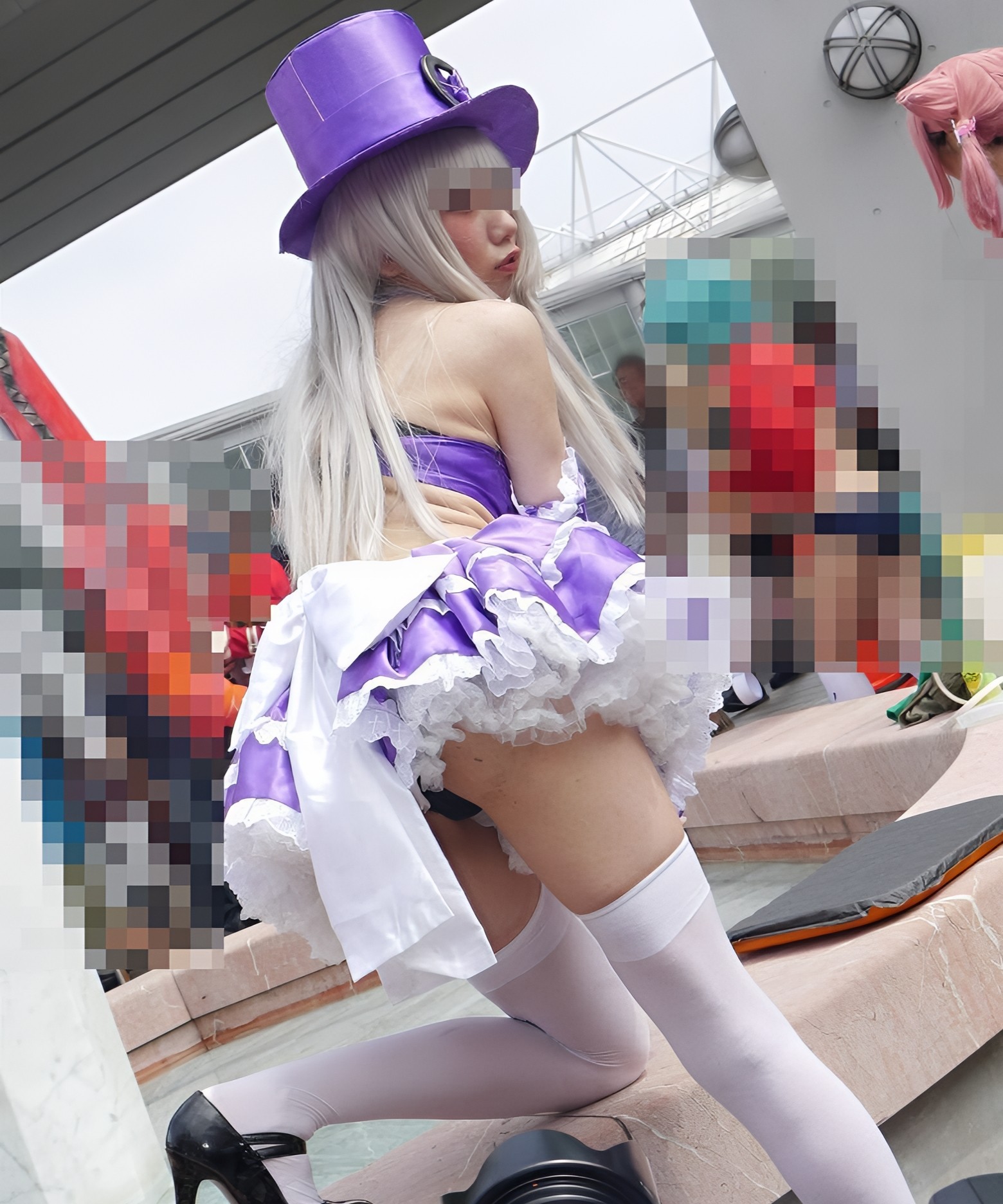 最近はコスプレしてても見せパン履く奴がいて、納得がいかないです！「コスプレとは、どれだけそのキャラに成りきるかなんだ！」と、一昔前に某コスプレイヤーがおっしゃってました！そのキャラはこんな見せパン履いて無いだろう！？